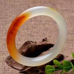 长期佩戴金手镯，女子是否寓意着富贵吉祥？