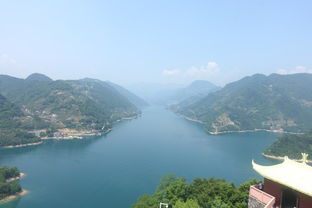 四、 宜昌三峡大坝夜灯秀：光影交错的温柔