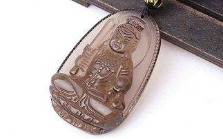 一、 红色系吉祥物的象征内涵与防邪功能