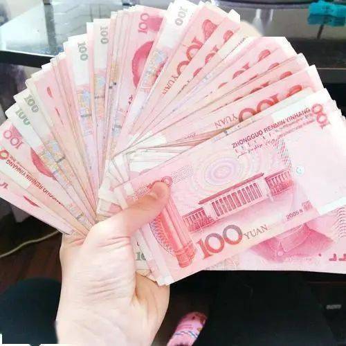 梦见逝去亲人给现金，这钱能直接给健在亲友吗？