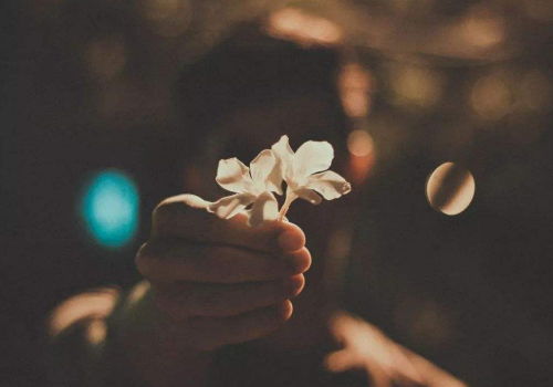 八字中哪些特点会导致男命婚姻不顺，如何改善？