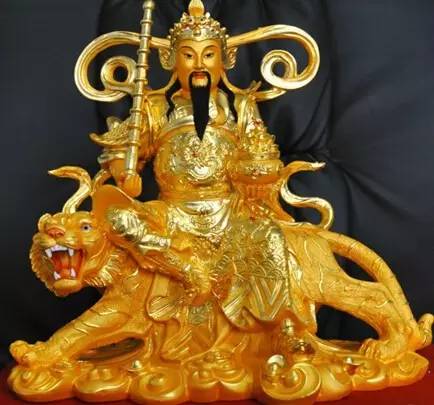 门面武财神能否朝西摆放，五路财神适合挂在南面吗？