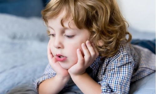 一、 名字碎片拼贴：随手抓来的灵感碎屑