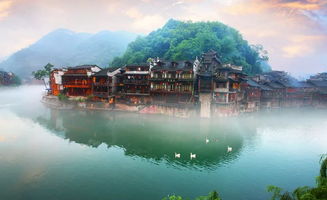 景点：拍照打卡的流水线