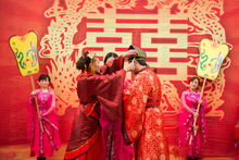 八字婚宫三合金局财，夫妻宫在年柱，这样的八字配对合理吗？