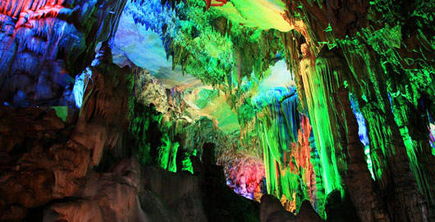 灵栖洞：黑乎乎的洞穴里充满了神秘气息...和蝙蝠屎