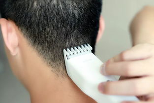 2026年8月男士理发吉日，剃头电推子家用适合哪天使用？