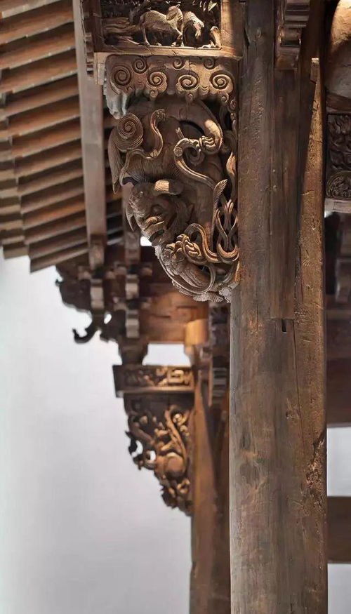 二、  视觉符号与意象沉重构：万佛寺的佛像学探究