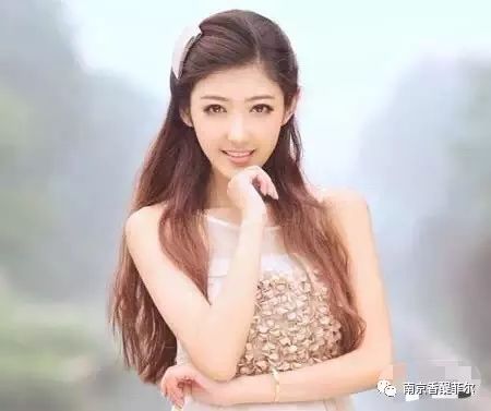 五、 属龙女性：领袖才能与优雅气质并存