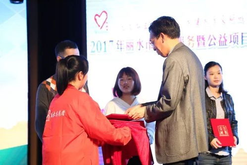 ① 熟悉面孔激活记忆网络
