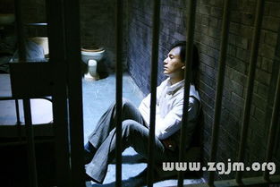 梦见自己被暴徒杀人是什么预兆或暗示？