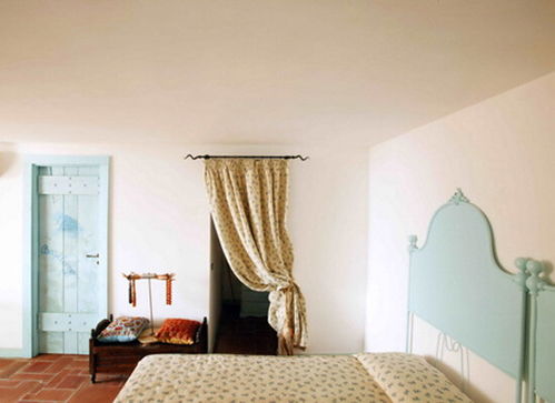 1. 穿心：直通阳台或窗户的动线