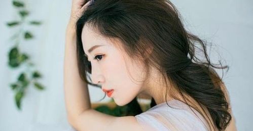 2）西方媒体对女性魅力符号化处理