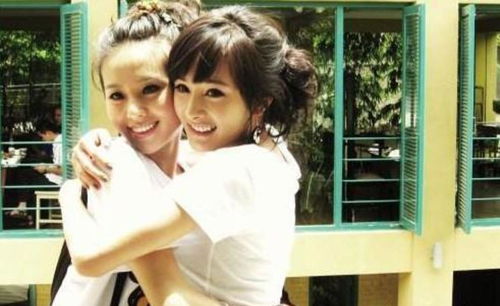 学生梦见喜欢的明星和自己彳艮亲密是什么预兆？