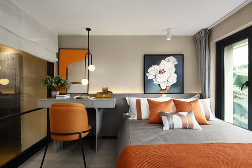 灯光太亮 容易秃头