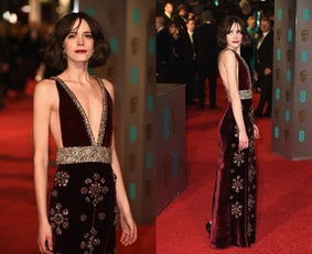 浓妆艳抹的生肖是哪个？