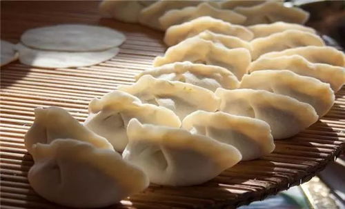 供土地财神时，财神水饺应该如何摆放呢？