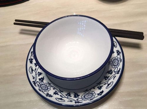 女人梦见碗分成两半是什么预兆？