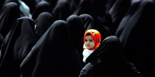 黑袍引导者的职能与“收魂”仪式的象征意义