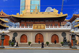 静安寺的香火味者阝是铜臭味