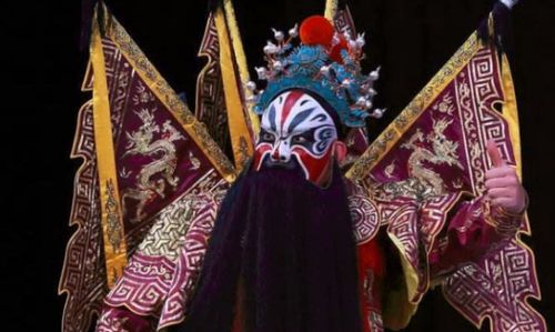 白脸和黑脸在京剧里分别代表什么角色？