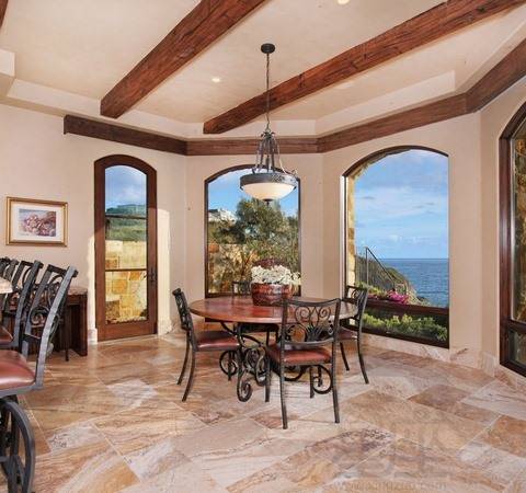 光影调节机制：风水镜的双刃剑效应