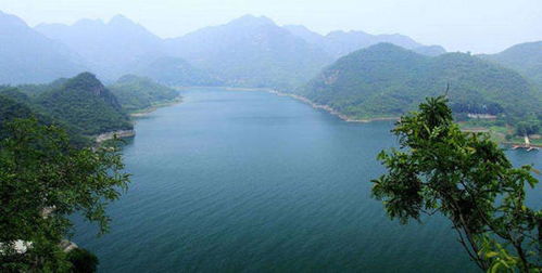 山环水抱？我看是穷山恶水！