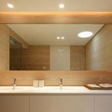 四、  地面稳定性的考量：玻璃地砖的适用性分析