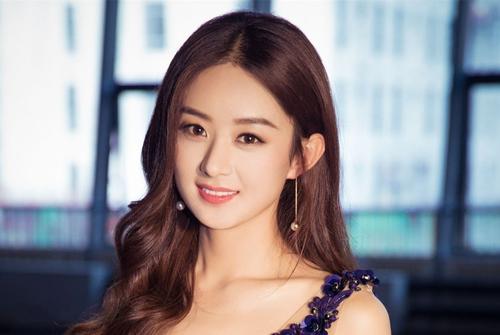 如何通过八字分析得知明星命运及八字中暴露的不足之处？