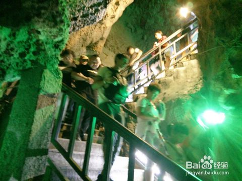 临沂地下大峡谷：钻地洞爽翻天 (单是有点黑,怕黑的慎入!)