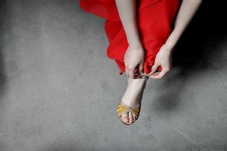 八字脚走路的女人性格特点是什么？