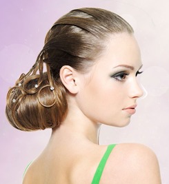 1．面形圆润且呈“田子脸”格局