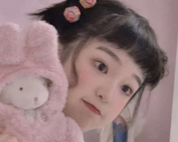 “捧着风”：理想主义与现实的反差