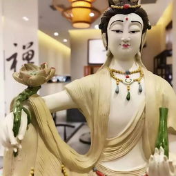 二、 “红妆魔女钟情”类昵称的内涵解析