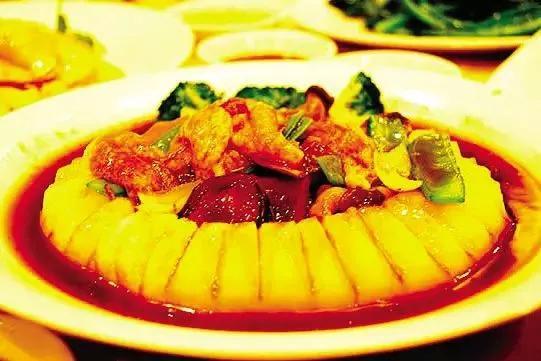 一、 习俗源流与象征意义