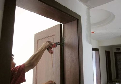 三、 房门的开启方向及动线规划