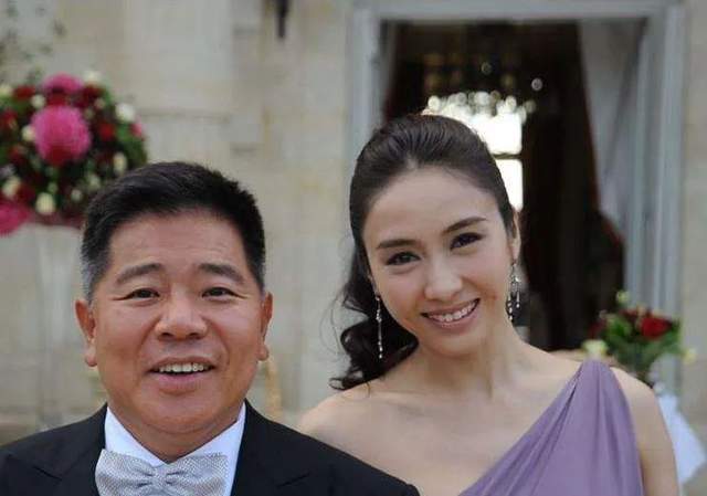 明星算命起名和明星算命大全，哪个更准确？