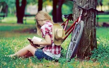 风水方位引导：地域特色网名的空间美学