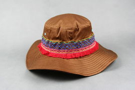 6. 民族风帽子：异域风情还是土味十足的游客照？