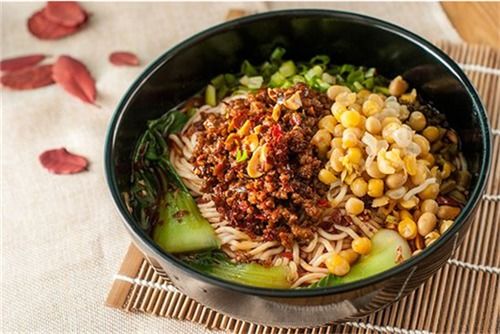 ：传统风味与现代消费需求的辩证统一