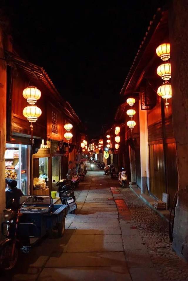 住宿：天价房费