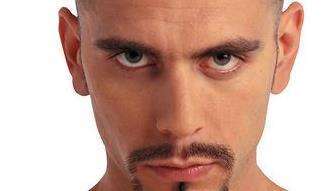 门牙缝隙宽大的财运暗示