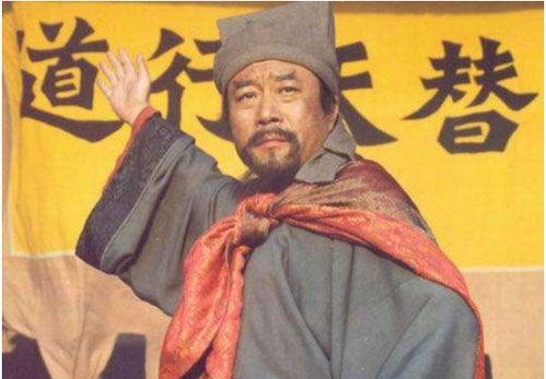 ：梦境的隐喻与现实的迷雾