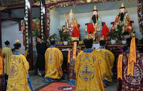 二、  佛教：异域文明的东渐与本土化进程