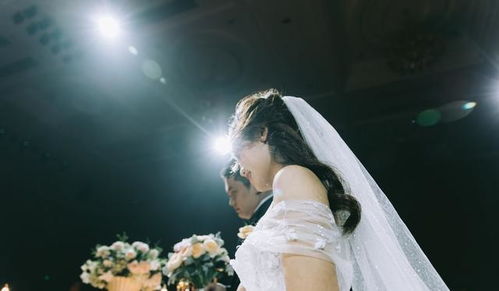 三、 现代观念与浪漫主义情感的融合趋势