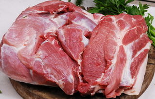 梦见一块巨大的生排骨肉预示着什么？