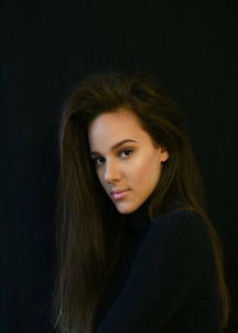 什么样的八字命格的人天生高贵且妩媚？