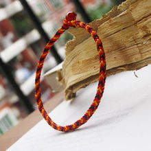 本命年蛇年女生戴小红绳是什么生肖的象征？