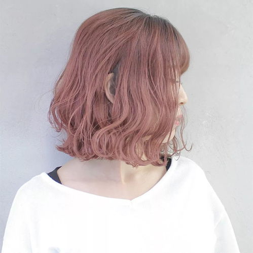 浅红色五行穿衣搭配，浅红色发色图片大全有哪些推荐？