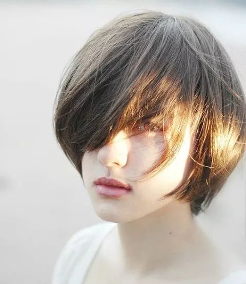 2026年1月女生剪女士超短发，后面用推子改，本月哪几天剪发吉日好？